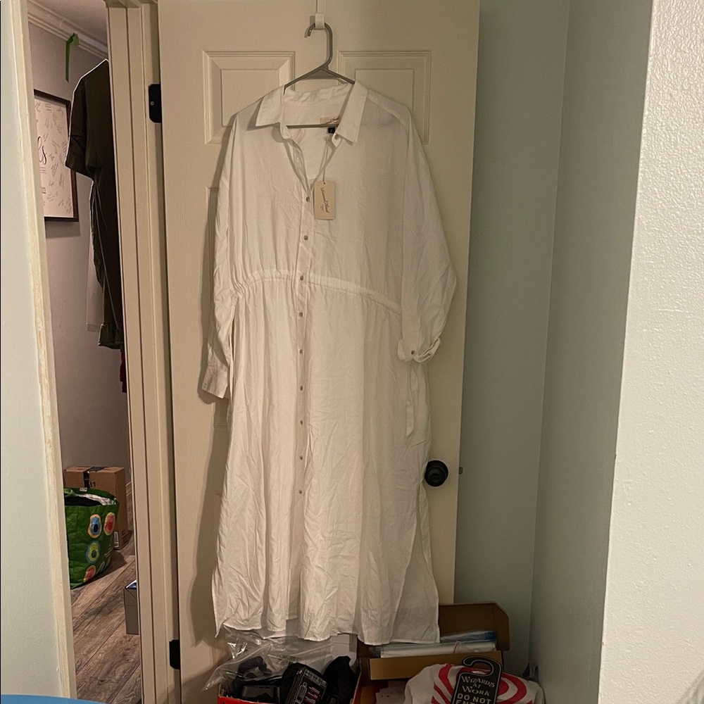 Universal Thread White Long Sleeve Dress
